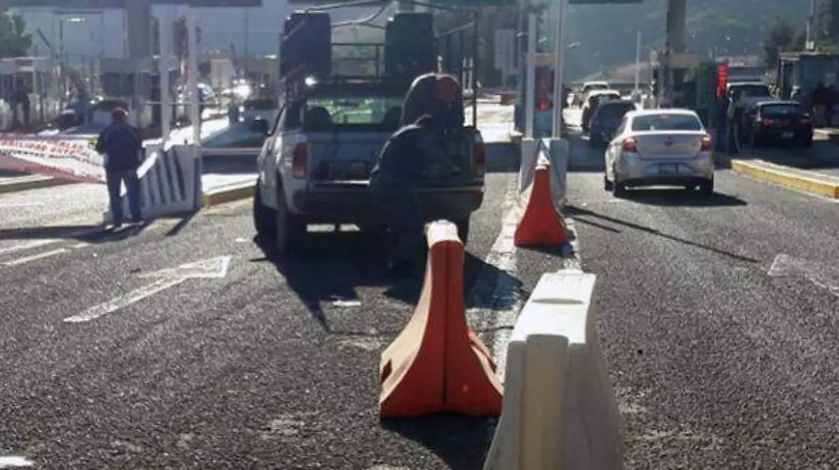 Acapulco - ceteg toma la caseta de peaje